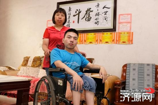 焦作励志哥朱志强被武大录取 - 教育频道 - 济