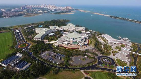  位于海南省琼海市博鳌镇的博鳌亚洲论坛国际会议中心（2018年3月22日无人机拍摄）。新华社记者 郭程 摄