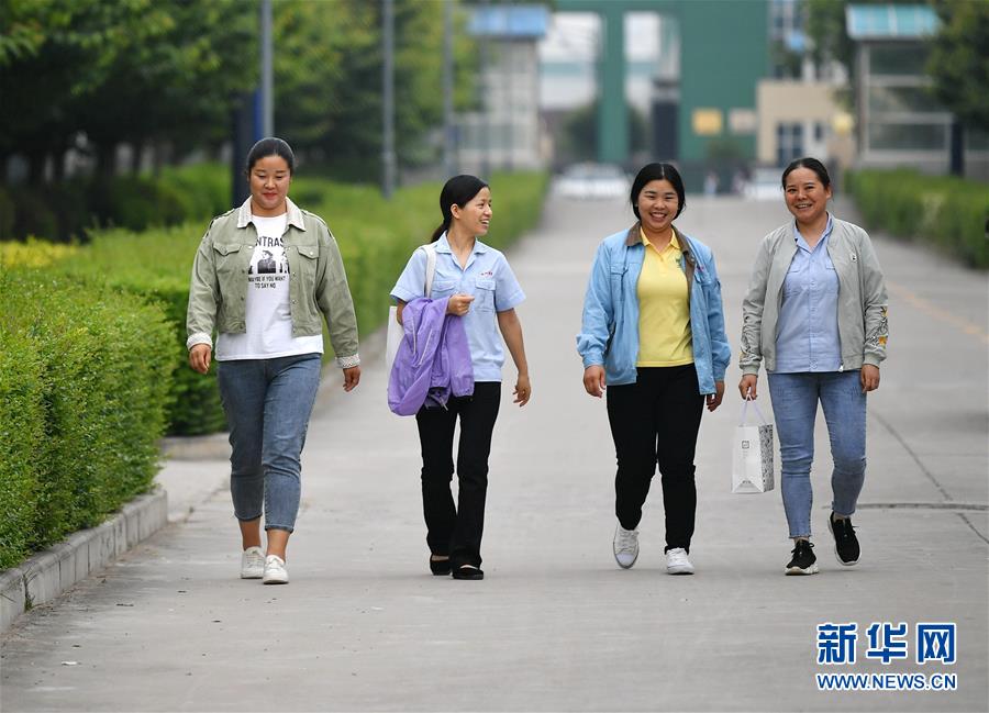 （代表委员履职）（6）全国人大代表何菲：传承“梦桃精神”  做新时代产业工人