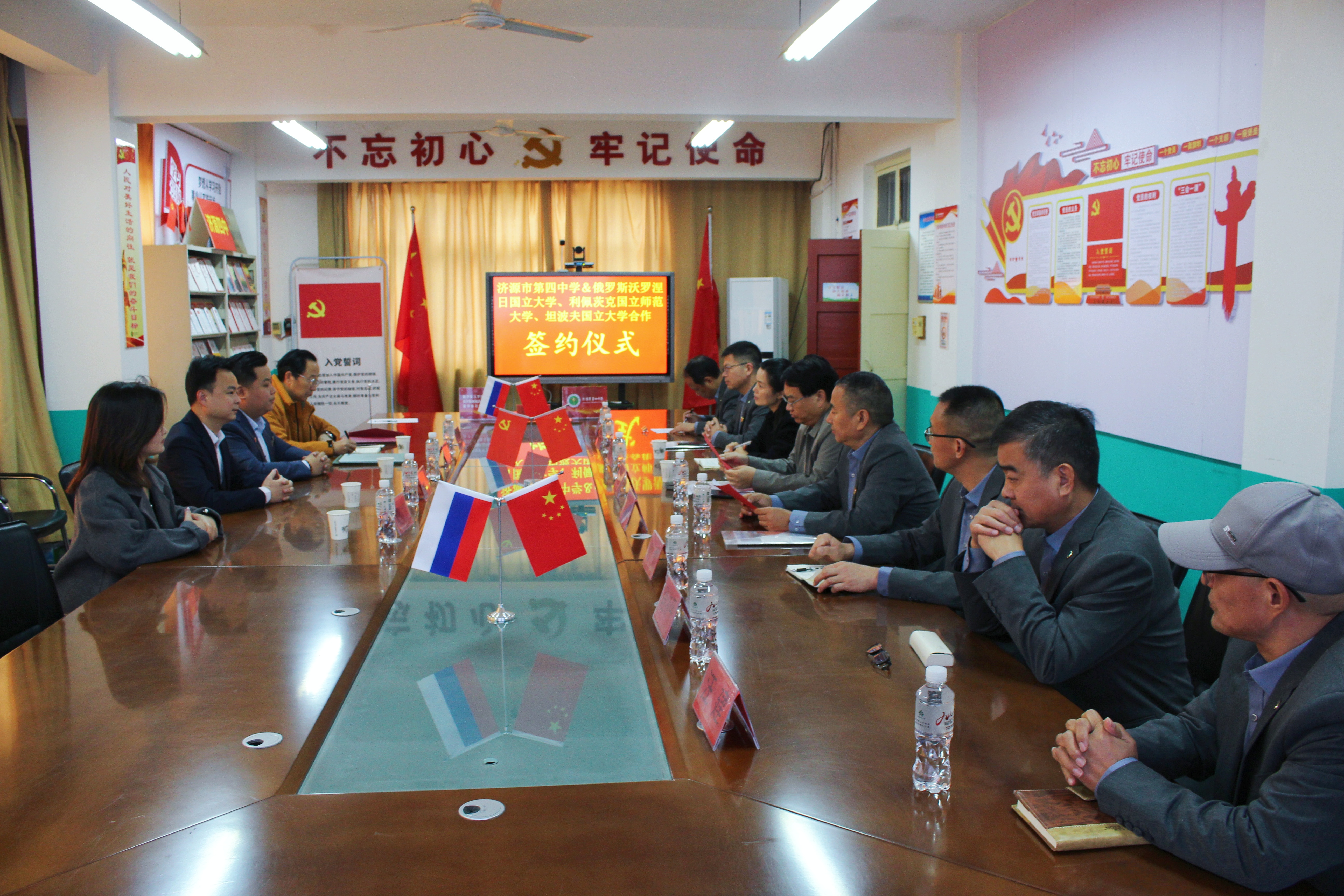 b2ba10a0fb17e31347f984efe0940ae.jpg b2ba10a0fb17e31347f984efe0940ae.jpg