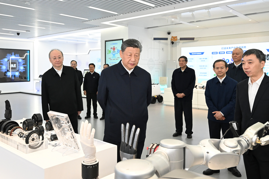 2026年2月9日，习近平总书记在位于北京亦庄的国家信创园考察。